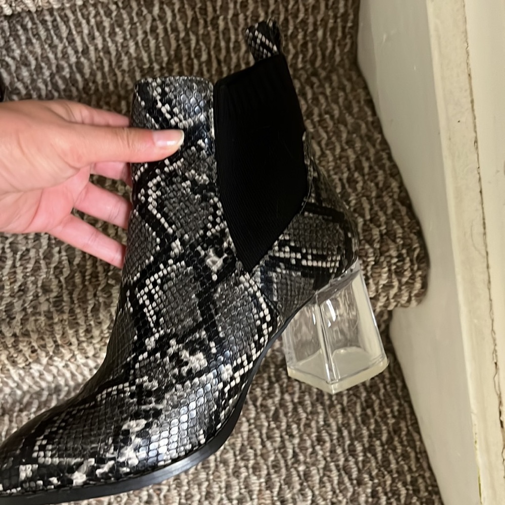 Forever 21 boots - Picture 2 of 6